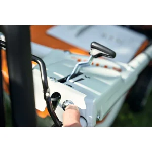 Tondeuse thermique STIHL RM 650 T - 48 cm, moteur Kohler 173 cc