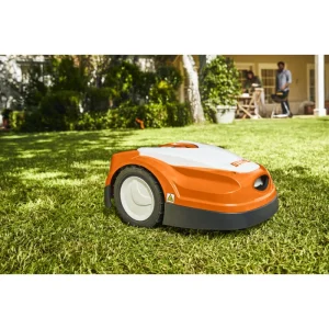 Robot tondeuse STIHL RMI 422 iMOW - jusqu'à 800 m²