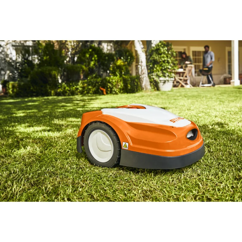 Robot tondeuse STIHL RMI 422 iMOW - jusqu'à 800 m²