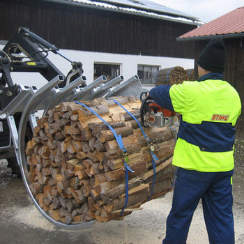 Fagoteuse cercleuse Fliegl pour chargeur - attelage Euro